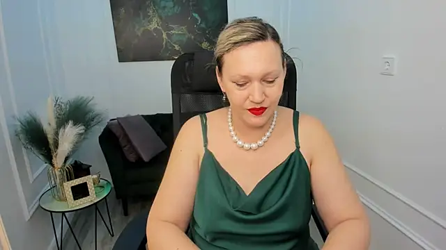 NinaStarle online show from April 9, 4:34 am