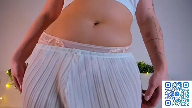 Snapshot of girlllsooft chatting on October 22, 1:55 pm girlllsooft online show from October 22, 1:55 pm