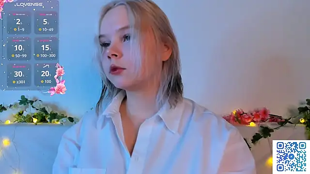 Snapshot of girlllsooft chatting on November 26, 10:44 pm girlllsooft online show from November 26, 10:44 pm