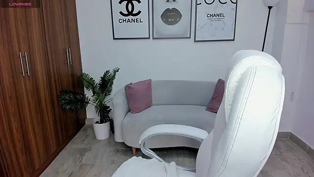 dafne hills online show from October 19, 7:03 pm