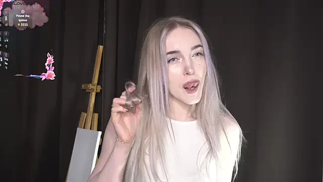 Snapshot of MaeEversley chatting on September 10, 7:08 am MaeEversley online show from September 10, 7:08 am