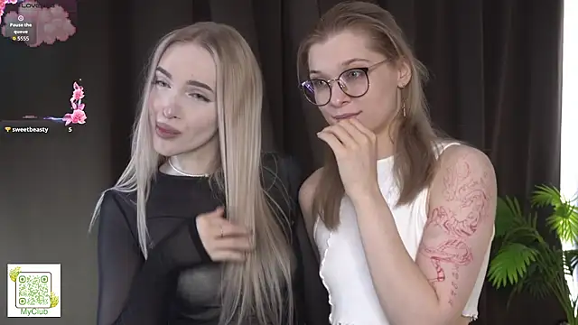 Snapshot of MaeEversley chatting on September 14, 7:40 am MaeEversley online show from September 14, 7:40 am