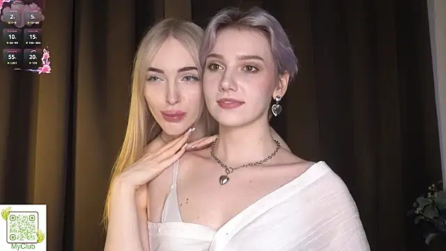 Snapshot of MaeEversley chatting on December 19, 8:10 am MaeEversley online show from December 19, 8:10 am