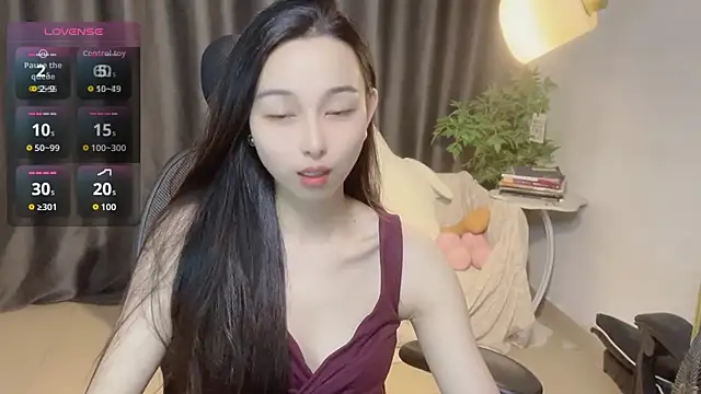 Yin-LL online show from October 11, 4:38 pm