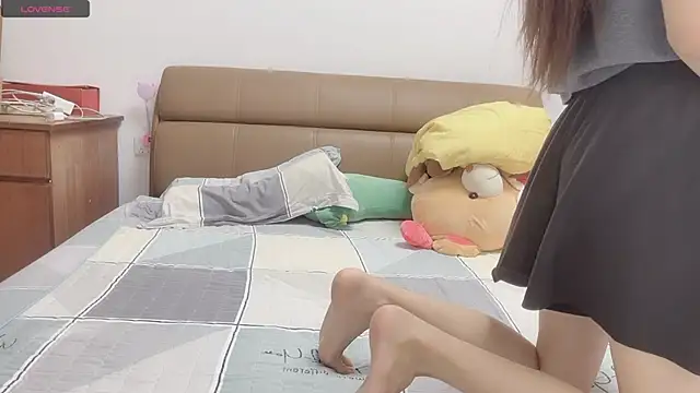 Yin-LL online show from October 18, 4:41 pm