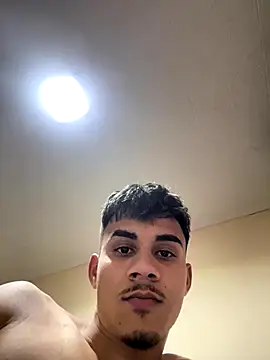 Snapshot of Slw444 chatting on November 3, 10:32 pm Slw444 online show from November 3, 10:32 pm