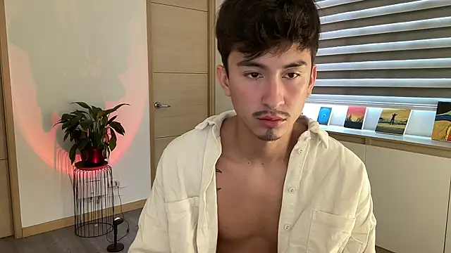 sweettaaron01 online show from October 15, 5:35 pm