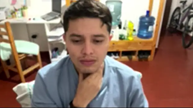 Snapshot of Haustin202 chatting on November 7, 12:10 am Haustin202 online show from November 7, 12:10 am