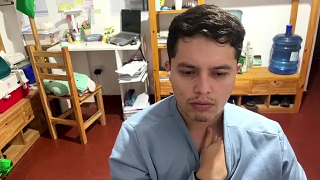 Snapshot of Haustin202 chatting on November 9, 3:16 am Haustin202 online show from November 9, 3:16 am