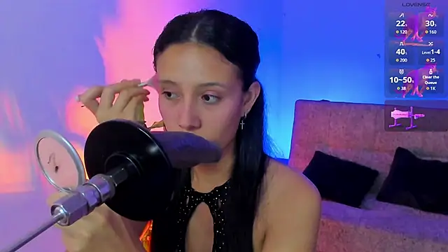 alicemoon   online show from November 18, 10:20 am