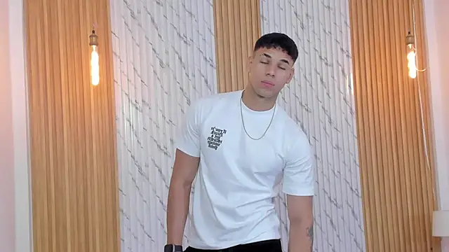 Snapshot of thomas_walker0 chatting on October 30, 11:44 am thomas walker0 online show from October 30, 11:44 am