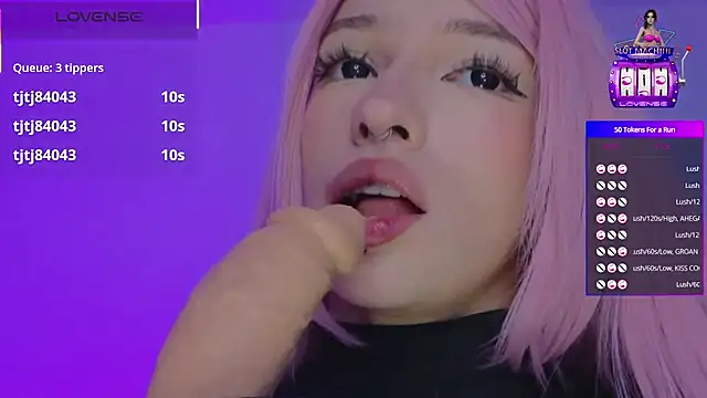 Snapshot of Moonlightt_21 chatting on November 9, 7:23 pm Moonlightt 21 online show from November 9, 7:23 pm