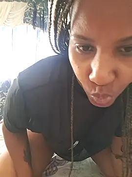 Snapshot of VikysDavis chatting on February 21, 6:53 pm VikysDavis online show from February 21, 6:53 pm