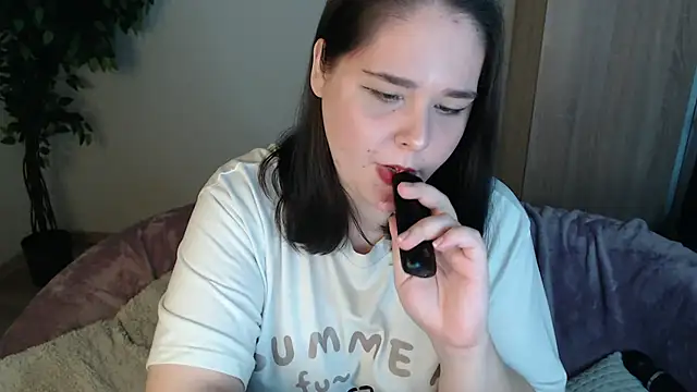 Snapshot of IvyLebelly chatting on October 4, 8:01 am IvyLebelly online show from October 4, 8:01 am