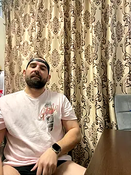 Snapshot of Shots_of_sperm chatting on November 17, 9:15 am Shots of sperm online show from November 17, 9:15 am