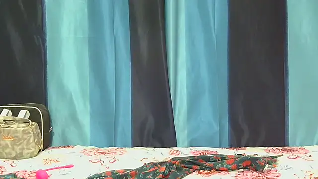 Snapshot of Aarti_misty71 chatting on September 23, 4:37 am Aarti misty71 online show from September 23, 4:37 am