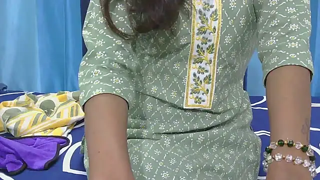 Snapshot of Aarti_misty71 chatting on November 20, 5:18 am Aarti misty71 online show from November 20, 5:18 am