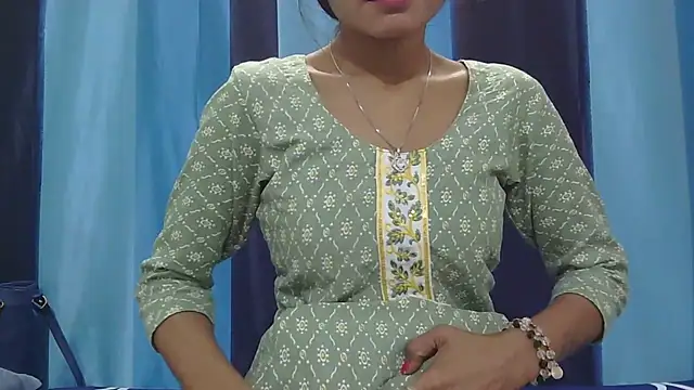 Snapshot of Aarti_misty71 chatting on November 23, 5:07 am Aarti misty71 online show from November 23, 5:07 am