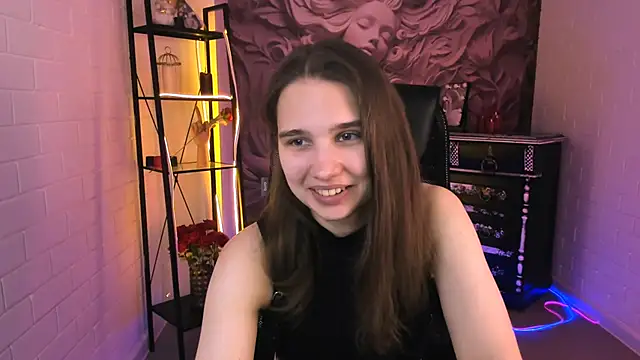 Snapshot of TessaMill chatting on October 2, 5:36 am TessaMill online show from October 2, 5:36 am