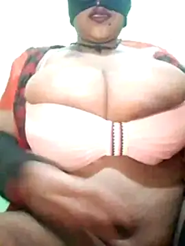 Dassing strip couple online show from February 10, 9:52 pm