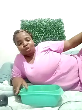 ShySexyBaddiexx online show from October 15, 8:42 pm