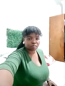 ShySexyBaddiexx online show from October 19, 12:55 am