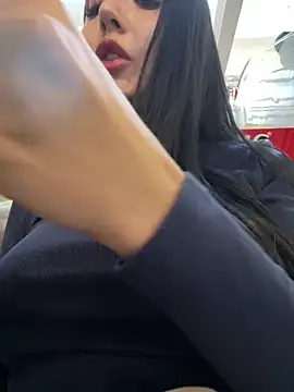 Snapshot of oh_nina chatting on September 13, 10:09 pm oh nina online show from September 13, 10:09 pm