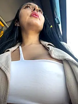 Snapshot of oh_nina chatting on September 28, 9:20 pm oh nina online show from September 28, 9:20 pm