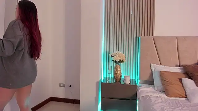 Victoria Beaumont online show from March 31, 11:54 am