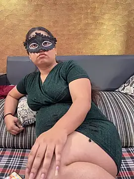 Iampriyaaa15 online show from April 2, 7:28 am