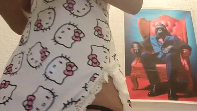 Snapshot of Oulola777 chatting on October 12, 5:12 pm Oulola777 online show from October 12, 5:12 pm