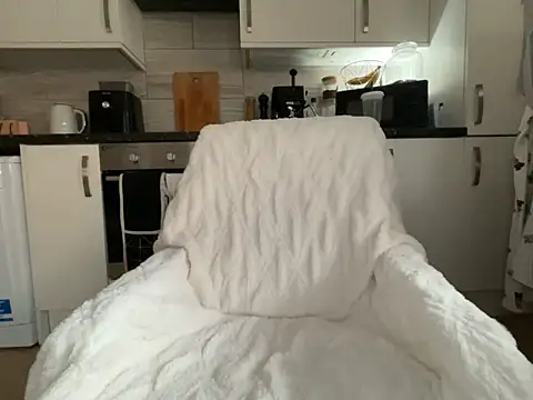 FrancescaXO online show from February 4, 10:21 am