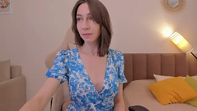 Snapshot of GoodGlamorGirl chatting on October 31, 4:24 am GoodGlamorGirl online show from October 31, 4:24 am