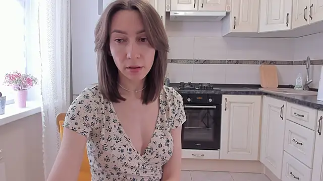 GoodGlamorGirl online show from April 15, 4:08 am