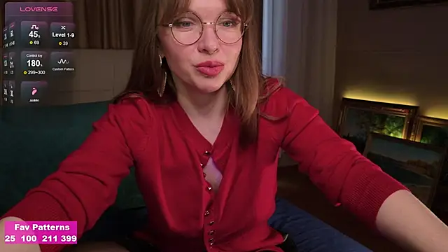 Snapshot of IkonaDidi chatting on November 16, 5:24 am IkonaDidi online show from November 16, 5:24 am