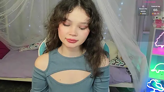 EmilyChaves online show from November 30, 3:05 pm