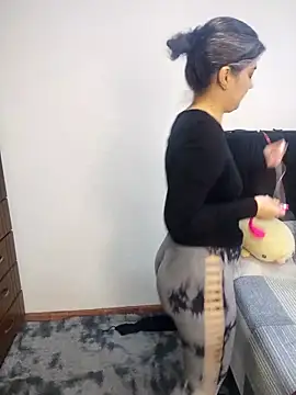 queemking online show from February 19, 7:21 pm