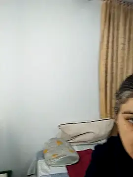 queemking online show from March 2, 8:37 pm