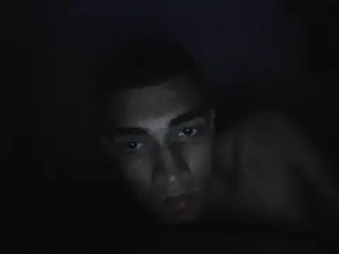 Snapshot of Sebas_0332 chatting on November 5, 5:40 am Sebas 0332 online show from November 5, 5:40 am