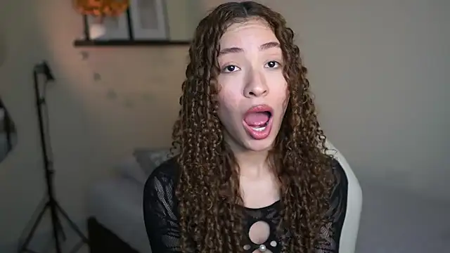 isabella-garcia- online show from February 24, 1:03 am