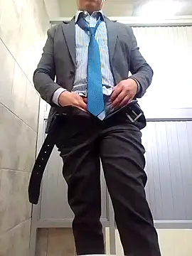 Snapshot of hotmanxxx84 chatting on September 8, 10:20 pm hotmanxxx84 online show from September 8, 10:20 pm