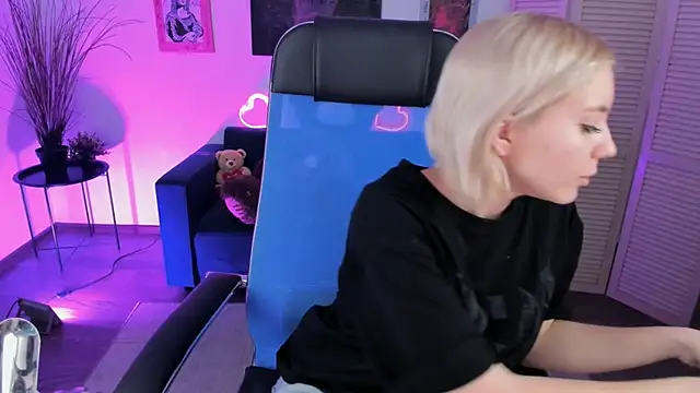 AuroraWrenfield online show from December 18, 10:16 pm