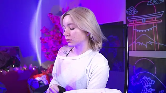 AuroraWrenfield online show from March 24, 2:27 am