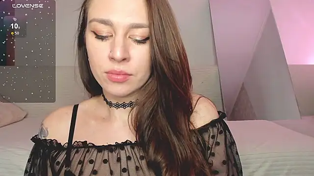 Snapshot of Lil_Foxy9 chatting on November 8, 10:26 am Lil Foxy9 online show from November 8, 10:26 am