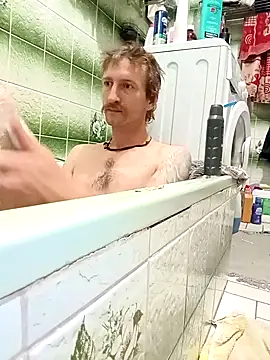 Snapshot of KokosMartin chatting on October 4, 10:08 pm KokosMartin online show from October 4, 10:08 pm