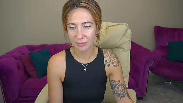 Snapshot of KateShanny chatting on September 18, 5:42 am KateShanny online show from September 18, 5:42 am