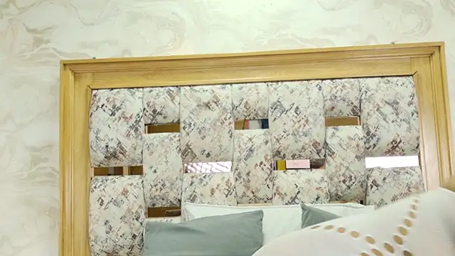 ZOLEY WATSON online show from September 21, 3:08 am