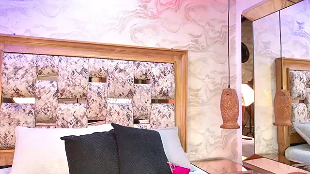 ZOLEY WATSON online show from February 27, 3:06 am