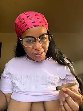 Snapshot of yummy0322 chatting on October 30, 12:50 pm yummy0322 online show from October 30, 12:50 pm