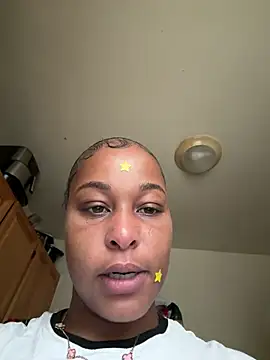 Snapshot of yummy0322 chatting on November 25, 1:33 pm yummy0322 online show from November 25, 1:33 pm